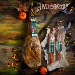 Paleta Cebo Campo ibérica 75% raza ibérica D.O. de 4 a 4,5 kg + Medio lomo de cebo campo ibérico 75% raza ibérica 0,5 a 0,7 kg. 
